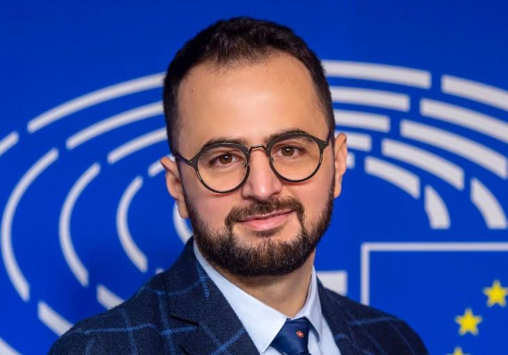 profil/-kush-eshte-endri-shabani,-avokati-i-ri-i-popullit