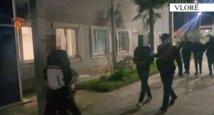 “na-jep-70-mije-euro-ose…”/-mbajten-peng-dhe-dhunuan-nje-shtetas-nga-kosova,-tre-te-arrestuar