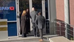 video/-ish-kryebashkiaku-i-kavajes,-elvis-roshi-paraqitet-ne-spak