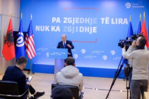 “une-shkarkova-rusmailin,-balluku-as-dorehiqet-e-as-largohet”,-berisha:-kushtetuesja-ne-dite-te-veshtire!-personeli-kercenohet-me-video-per…