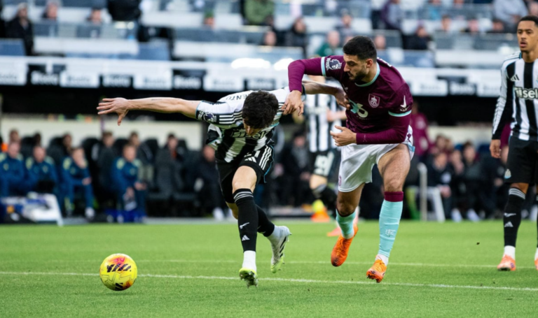 tjeter-shans-per-brojen/-sulmuesi-kuqezi-pritet-serish-titullar-me-burnley-ne-premier-league