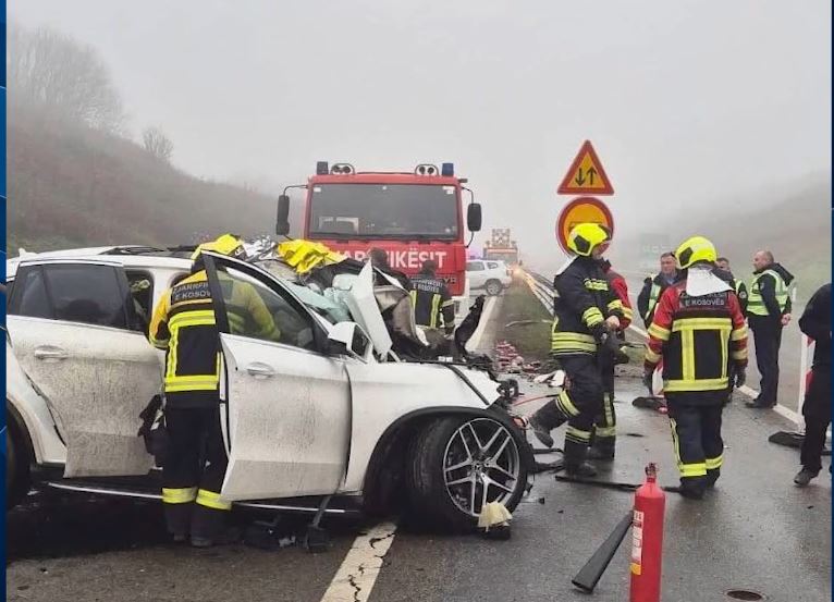 video/-aksident-ne-kosove,-kamioni-perplaset-me-makinen,-raportohet-per-nje-viktime