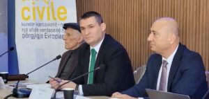 “sukses,-se-hetuam-(vetem)-qeverine”/-altin-dumani-flet-nga-durresi-pak-dite-para-perfundimit-te-mandatit