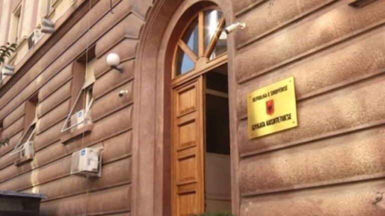 padia,-sot-afati-i-fundit?-analisti-nura:-kushtetuesja-ka-detyrimin-te-ndaje-‘shapin-nga-sheqeri”,-duhet-transparence-ne-proces