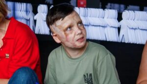 rrefimi-qe-ngriti-ne-kembe-parlamentin-europian,-11-vjecari-ukrainas-qe-i-tha-lamtumire-nenes-nen-rrenoja