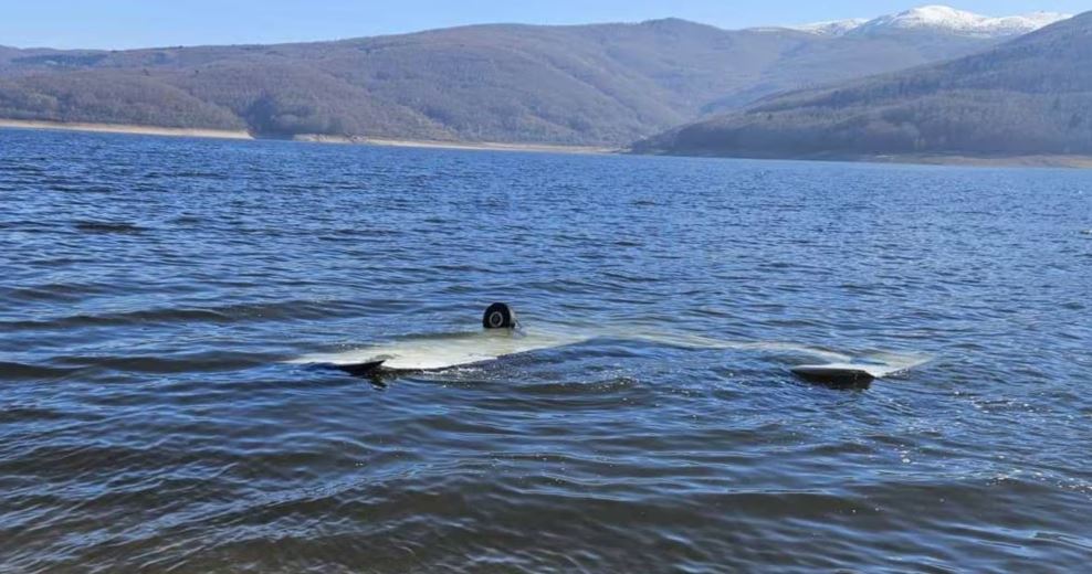 rrezohet-avioni-ne-mavrove/-lendohen-dy-shtetas-te-kosoves