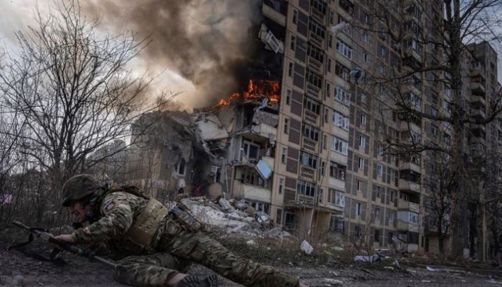 ukraina:-rusia-ka-leshuar-rreth-2,000-raketa-dhe-50,000-drone-kete-vit