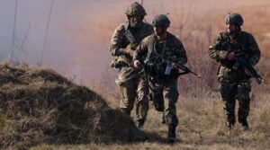 “hija-e-luftes-po-troket-ne-deren-e-evropes”,-britania-pergatitet-per-nje-shperthim-te-mundshem-lufte