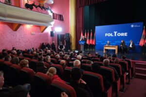 “lubi’-balluku-dhe-rama-vodhen-50-mln-euro”/-akuzat-e-berishes:-aeroporti-i-vlores?-i-grabiten-shqiptareve-140-mln-euro-garanci-vetem-per-bileta-te-munguara