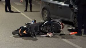 video/-aksident-ne-lezhe,-makina-perplaset-me-motorin