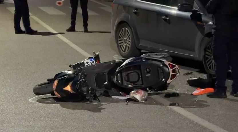 video/-aksident-ne-lezhe,-makina-perplaset-me-motorin