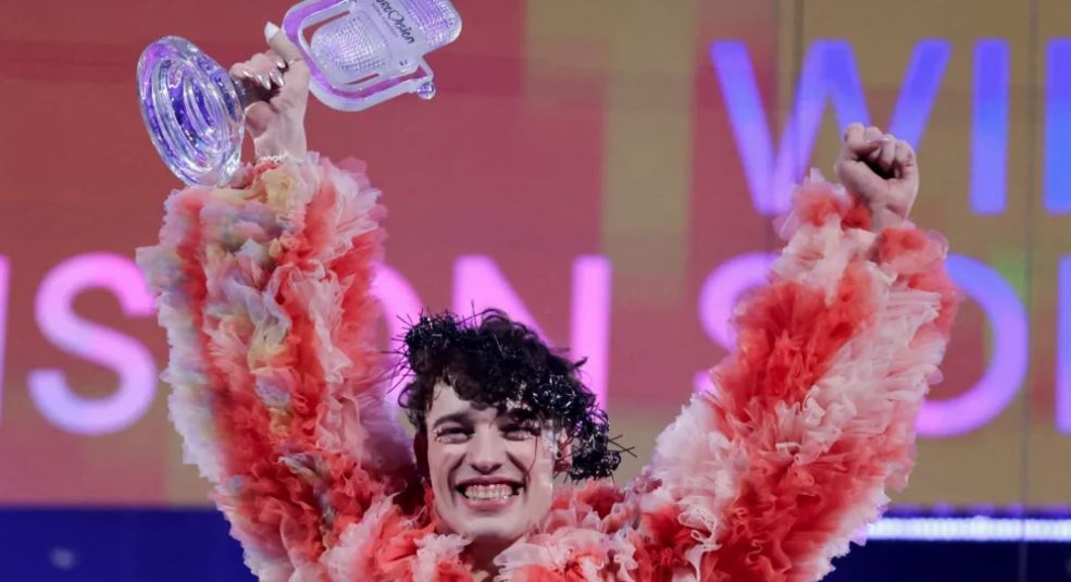 nemo-kthen-trofeun-e-eurovisionit-ne-shenje-proteste-ndaj-pjesemarrjes-se-izraelit