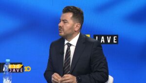 “vendimi-i-kushtetueses-per-ballukun,-antikombetare”,-erald-kapri:-s’ka-me-asnje-dyshim,-rama-ka-nisur-beteje-per-te-luftuar-spak-dhe-gjkko