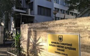shperdorim-detyre-dhe-falsifikim/-gjykata-e-tiranes-le-ne-fuqi-masat-e-sigurise-per-zyrtaret-e-bashkise-tirane-dhe-imt-se