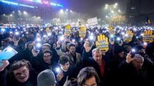 nuk-ndalet-vala-e-protestave/-qytetaret-ne-bukuresht-‘zbarkojne’-ne-sheshe,-tubim-kunder-korrupsionit-ne-sistemin-gjyqesor