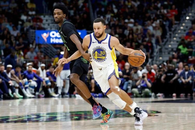 golden-state-humbet-ne-fushen-e-tij,-detroit-komandon-renditjen-ne-lindje,-fitojne-chicago-e-dallas