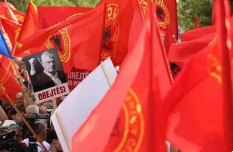 proteste-ne-mbeshtetje-te-ish-krereve-te-uck-se/-nga-shkupi-kerkohet-drejtesi-per-clirimtaret