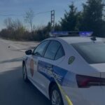 aksident-ne-aksin-“shelqet–pistull”-te-shkodres,-motori-perplas-bicikleten,-plagoset-i-moshuari