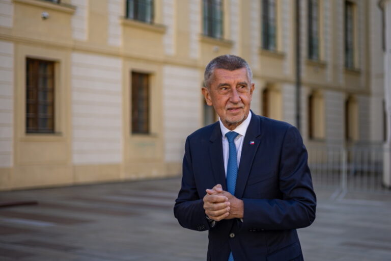 kryeministri-andrej-babis-i-prere:-republika-ceke-refuzon-garancite-per-financimin-e-ukraines