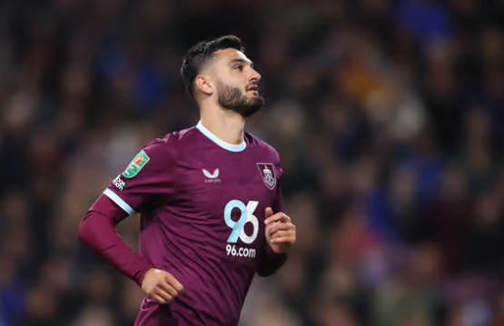 video/-broja-i-afrohet-golit-me-burnley,-shperdoron-mundesine-e-arte