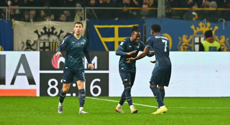 e-pabesueshme-ajo-qe-ndodh-ne-serie-a.-lazio-me-dy-lojtare-me-pak-dhe-ne-fund-merr-fitoren-e-jashtezakonshme-(video)