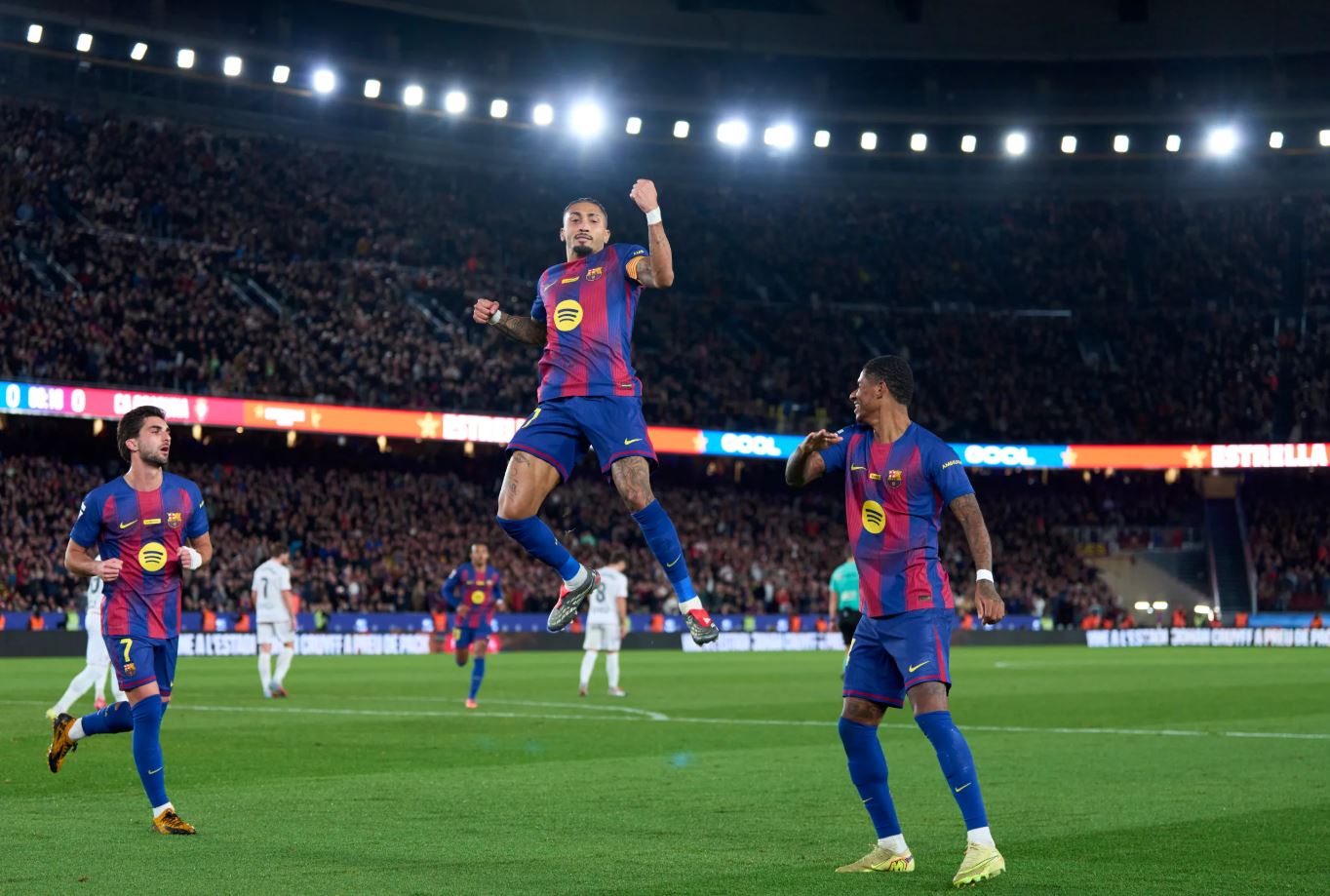 la-liga/-barca-vijon-dominimin,-7-fitore-radhazi-per-katalansit,-atletico-vuan,-por-gjen-fitoren-ndaj-valencia-s