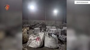 emrat/-16-te-arrestuar-ne-elbasan-per-prodhimin-e-paligjshem-te-ferrokromit,-8-te-tjere-ne-kerkim