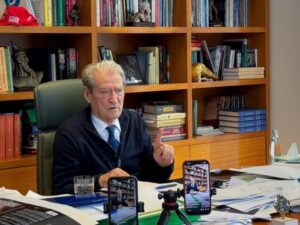 perplasjet-ne-pd,-berisha-hedh-akuza:-ka-nga-ata-qe-bejne-zhurmuesin-e-rames.-beteja-jone,-deri-ne-krijimin-e-qeverise-teknike