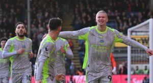 man-city-nuk-i-ndahet-arsenalit,-aston-villa-me-ritem-te-frikshem.-sunderland-fiton-fale-autogolit-te-90-milionshit,-nottingham-“spektakel”-ndaj-tottenham-(video)