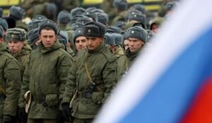 dekreti-i-putinit-detyron-te-huajt-ne-rusi-te-nenshkruajne-kontrate-me-ushtrine