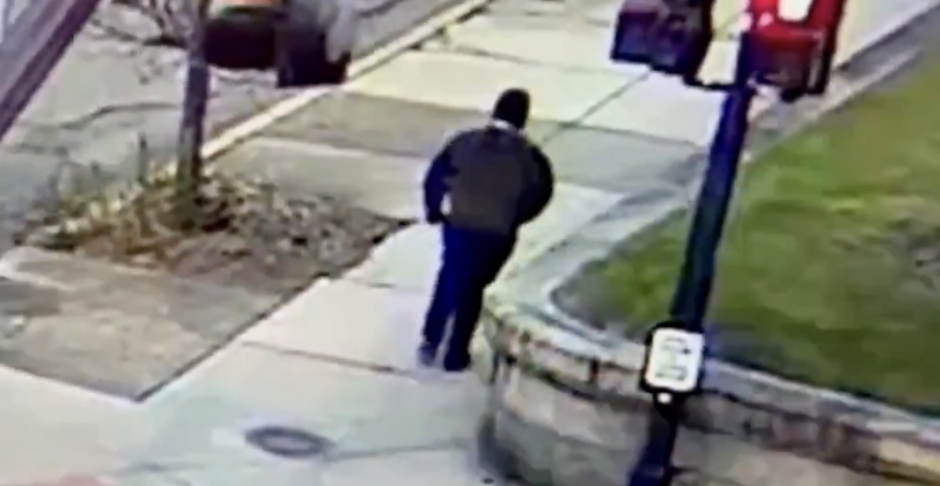 u-arrestua-si-i-dyshuar-per-sulmin-me-dy-te-vdekur-ne-universitetin-brown,-lirohet-24-vjecari