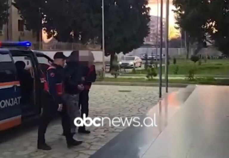 dogji-dy-automjete/-pranga-19-vjecarit-ne-shkoder,-cfare-iu-gjet-ne-banese