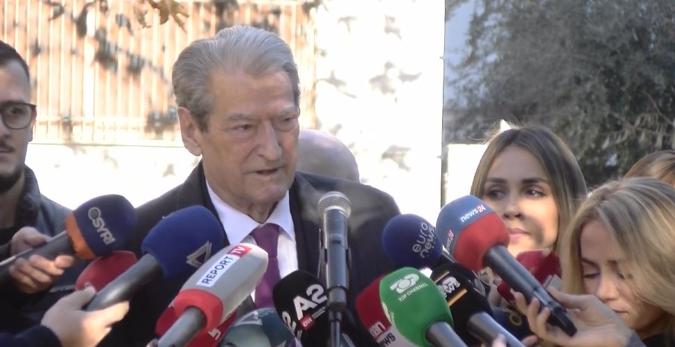 “me-22-dhjetor-shqiptaret-do-t’i-japin-pergjigje-qeverise”,-berisha:-pasuri-me-rrogen-e-shtetit?-kam-blere-vetem-40-m²-ndertim.-rama-dhe-balluku-vodhen…