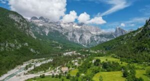 ”express”:-thethi,-fshati-i-vogel-malor-si-zvicra,-por-pa-turma-dhe-pa-cmime-te-shtrenjta