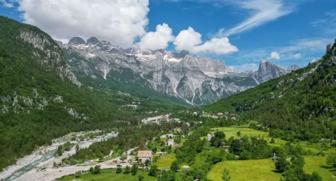 ”express”:-thethi,-fshati-i-vogel-malor-si-zvicra,-por-pa-turma-dhe-pa-cmime-te-shtrenjta