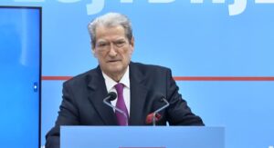 rikthimi-i-ballukut-ne-detyre/-“akt-per-te-mbrojtur-parate-e-vjedhura-me-‘lubine’”,-berisha:-vendimi-mbylli-cdo-mundesi-per-luften-kunder-korrupsionit