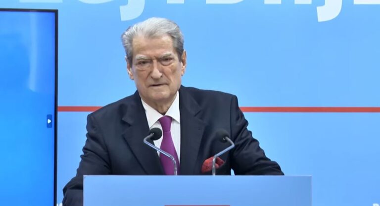 rikthimi-i-ballukut-ne-detyre/-“akt-per-te-mbrojtur-parate-e-vjedhura-me-‘lubine’”,-berisha:-vendimi-mbylli-cdo-mundesi-per-luften-kunder-korrupsionit