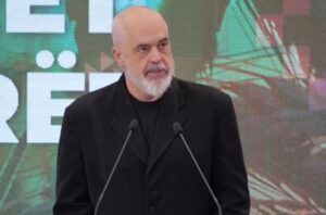 rama-me-fermeret-ne-elbasan:-andis-sallen-e-kerkova-minister-ne-tirane,-por-i-kam-thene-qe-te-vije-t’iu-degjoje-ketu