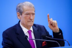 balluku-u-kthye-ne-detyre/-“vendimi-i-kushtetueses,-i-dha-rames-licencen-e-vjedhjeve-publike”,-berisha:-si-u-dha-vendimi-ne-favor-te-lubise!