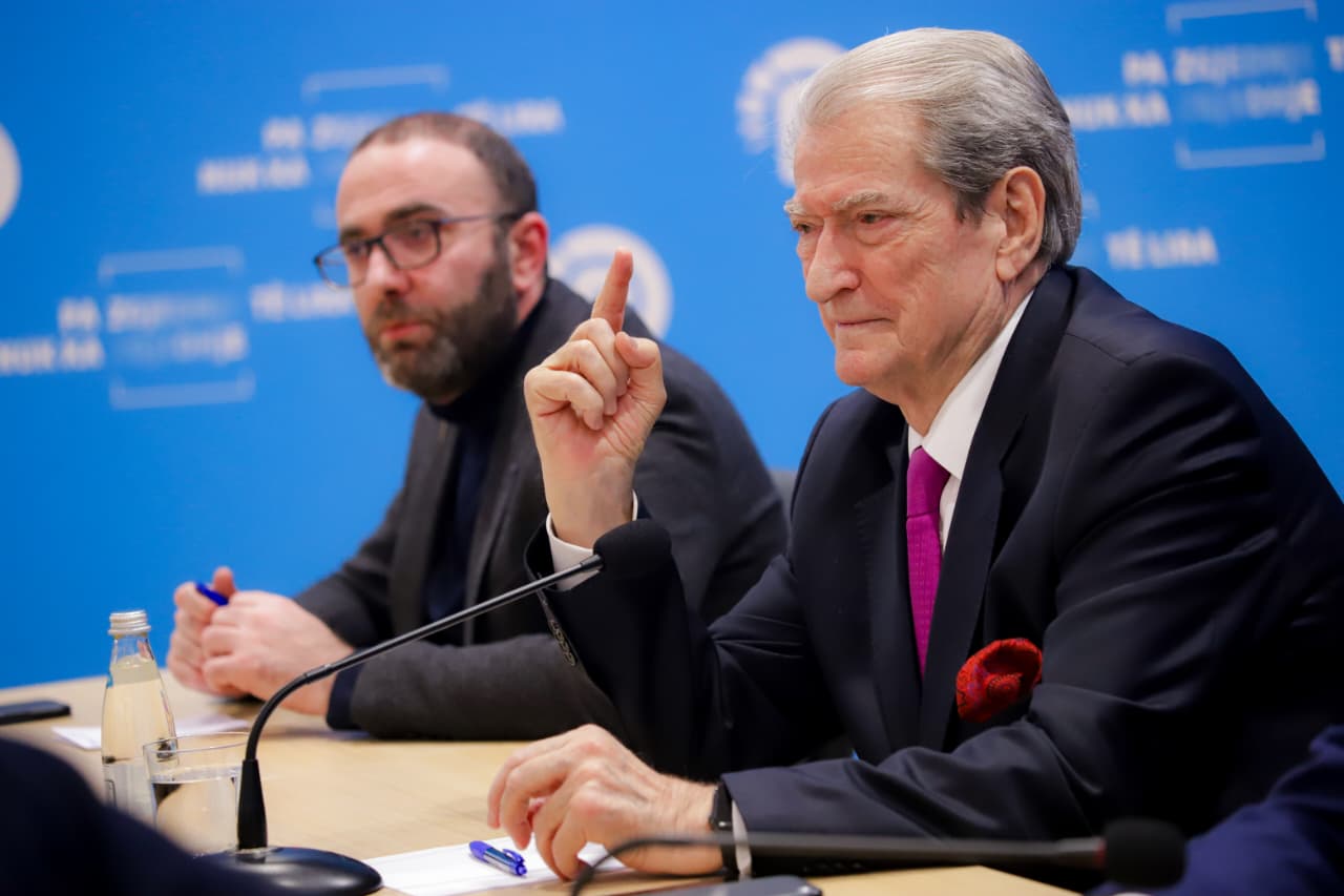 me-22-dhjetor-pd-tubim-para-kryeministrise,-berisha:-rruga-e-vetme-mbetet-protesta.-nuk-do-te-dorezohemi