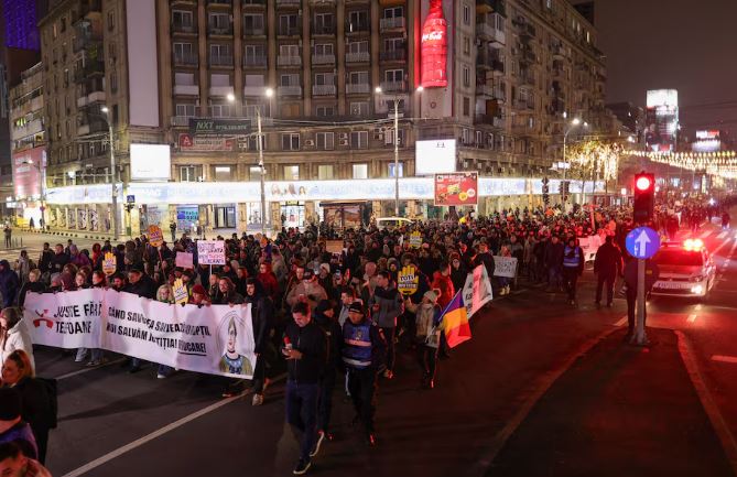 rumani,-qeveria-i-mbijeton-votes-se-mosbesimit-per-pensionet-gjyqesore