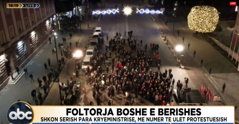 foltorja-boshe-e-berishes/-shkon-serish-para-kryeministrise,-me-numer-te-ulet-protestuesish