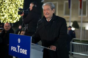 proteste,-perballje,-kacafytje!-berisha-zbulon-skenaret-e-radhes?-nuk-ka-rruge-tjeter-per-rrezimin-e-rames-vec…