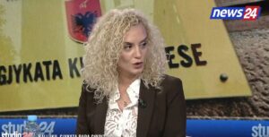 “duheshin-ndjekur-shkallet-e-gjyqesorit”/-joana-qeleshi:-kthimi-i-ballukut-ne-detyre-u-arsyetua-me-vetem-nje-fjali-nga-kushtetuesja!-pjesemarrja-e-saj-ne-seance…