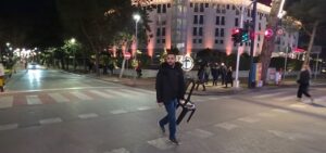 beteja-per…-sheshin/-policia-perze-lapajn,-i-hap-vend-berishes.-pse-u-shfaq-argita-berisha-ne-proteste?