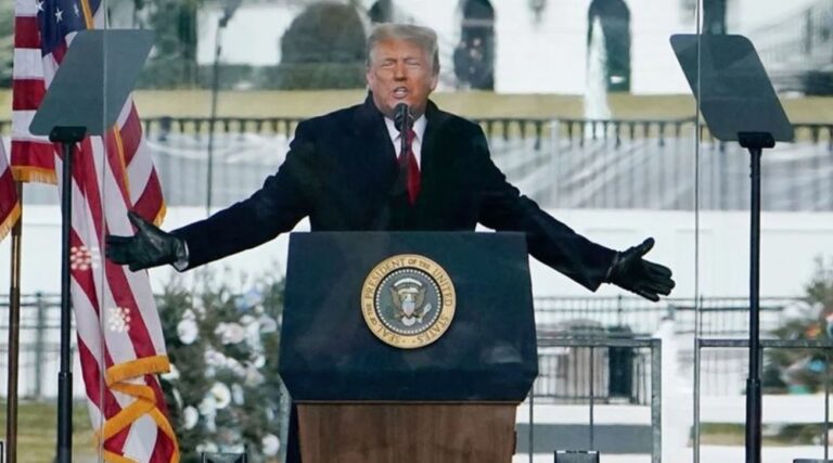 trump-padit-bbc-ne-per-‘modifikim-te-fjalimit-te-6-janarit-2021’,-kerkon-5-miliarde-dollare-demshperblim