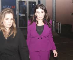 hetim-1-vjecar-per-12-tendera/-spak-mase-‘arresti-shtepie’-per-drejtoreshen-e-aksh-it,-mirlinda-karcanaj.-akuzat-per-biznesmenin-ermal-beqiri-(detajet)