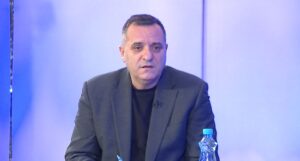 “balluku-rrezikon-te-prishe-provat”,-basir-collaku-per-aksionin-e-spak-te-akshi:-te-gjitha-dosjet-te-cojne-ne-kryeministri!