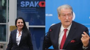 spak-kerkon-arrestimin-e-ballukut,-berisha:-rama-do-te-perdore-si-mburoje-fustanin-e-lubise!-50-mln-euro-i-kane-ndare-bashke