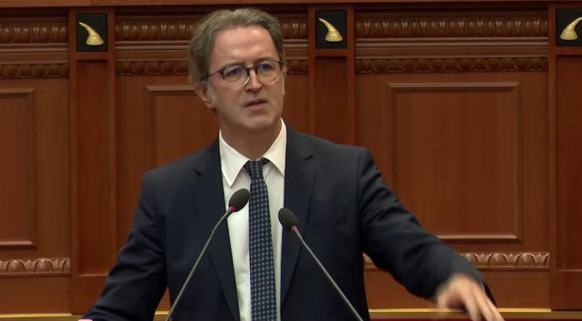 “cdo-gje-qe-te-rrethon-mban-eren-e-kalbezimit-te-pushtetit-te-vjedhur”,-alizoti-mesazh-rames:-ke-vetem-nje-zgjedhje:-te-shpetosh-shqiperine-nga-poshterimi